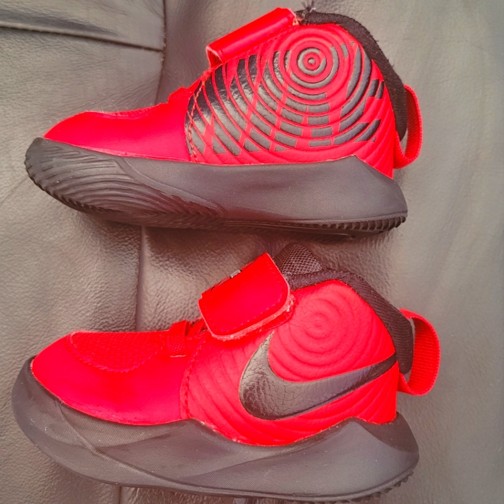 Nike Team Hustle  D 9 (TD)